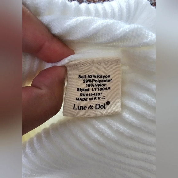 Line + Dot [S] Alder Sweater in White - Picture 7 of 8